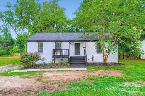 1224 E Woodlawn Rd, Charlotte, NC 28209