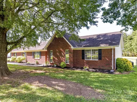 Exterior - 5105 Hampton Meadows Rd, Monroe, NC 28110 photo 2 of 10