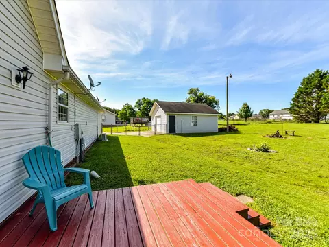 Exterior - 5105 Hampton Meadows Rd, Monroe, NC 28110 photo 5 of 10