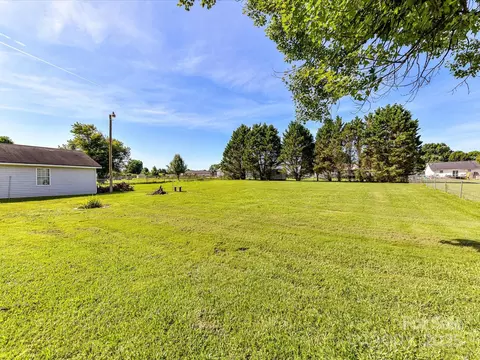 Exterior - 5105 Hampton Meadows Rd, Monroe, NC 28110 photo 8 of 10