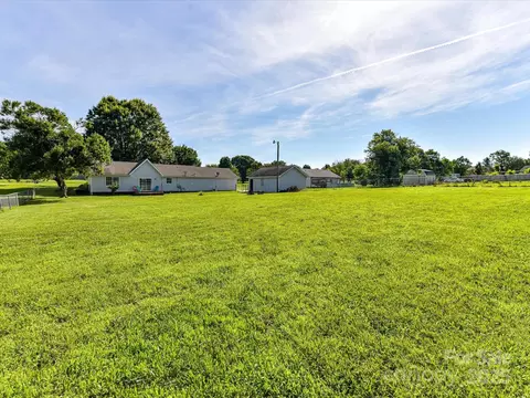 Exterior - 5105 Hampton Meadows Rd, Monroe, NC 28110 photo 9 of 10