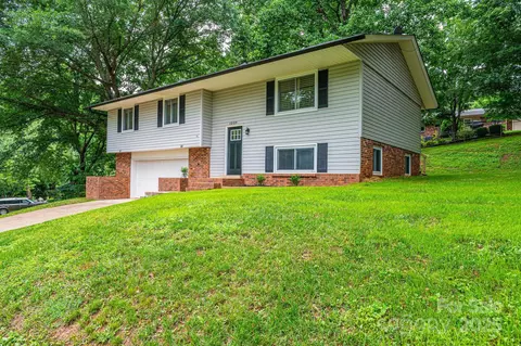 1309 Poplar Cir, Newton, NC 28658