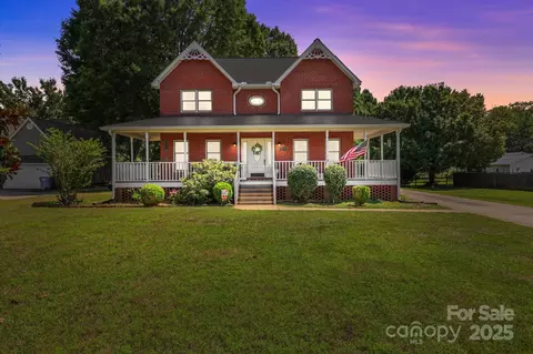 114 Windchime Ln, Mooresville, NC 28115