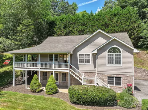 2375 Crymes Cove Rd, Waynesville, NC 28786