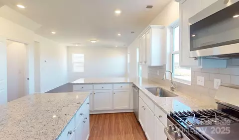 1821 Augustine St, Monroe, NC 28112 photo 8