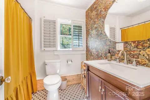 71 Persimmon Ln, Canton, NC 28716 photo 4