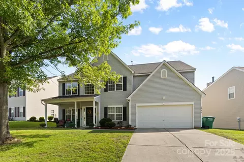 5822 Parkstone Dr, Matthews, NC 28104