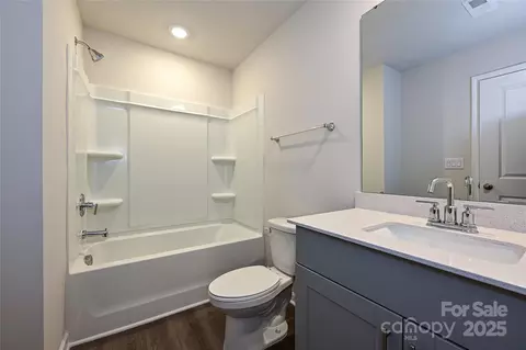 Bath - 1418 31st Ne St NE, Conover, NC 28613 photo 1 of 1