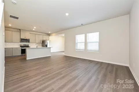 Living - 1418 31st Ne St NE, Conover, NC 28613 photo 1 of 2
