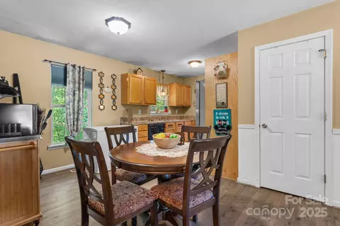 Dining - 431 Forest Dr, Maiden, NC 28650 photo 1 of 1