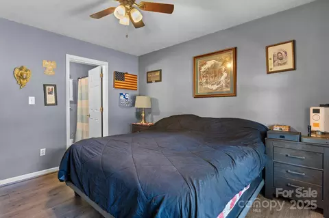Bedroom - 431 Forest Dr, Maiden, NC 28650 photo 2 of 3