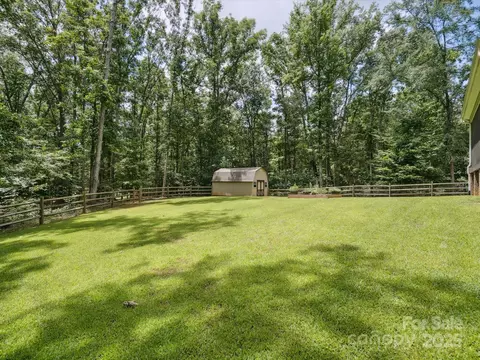 820 King Rd, Clover, SC 29710 photo 36