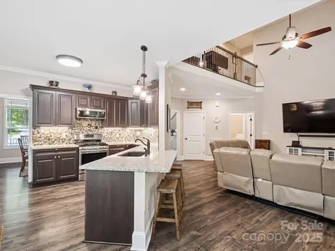 820 King Rd, Clover, SC 29710 photo 7
