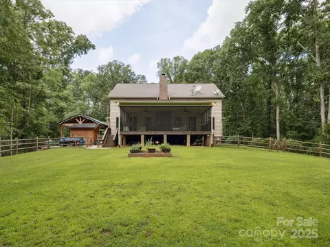820 King Rd, Clover, SC 29710 photo 35