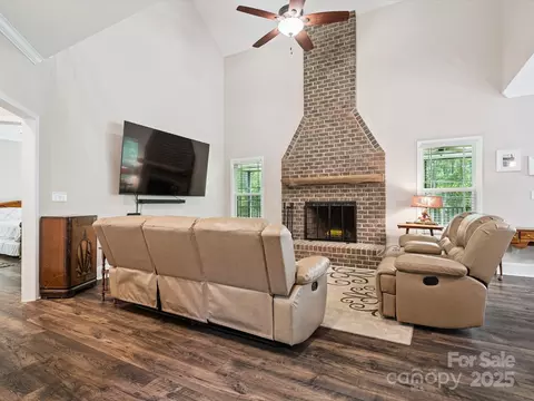 820 King Rd, Clover, SC 29710 photo 6