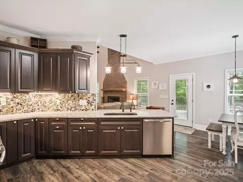 820 King Rd, Clover, SC 29710 photo 10