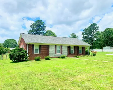 1901 Taylor Dr, Gastonia, NC 28052