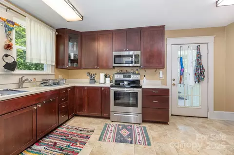 Kitchen - 206 Mitchell Ave, Salisbury, NC 28144 photo 2 of 3