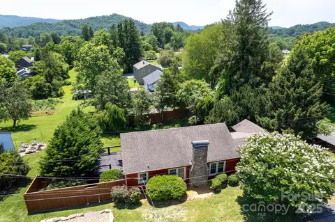 14 Monroe St, Brevard, NC 28712 photo 5