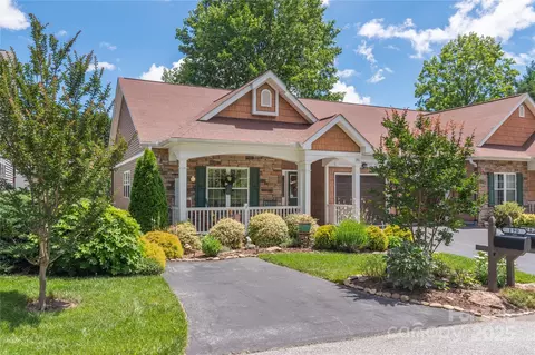 190 Shaws Creek Farm Rd, Hendersonville, NC 28739