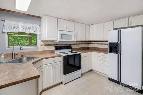 Kitchen - 6 Kims Ct, Clyde, NC 28721 photo 1 of 3