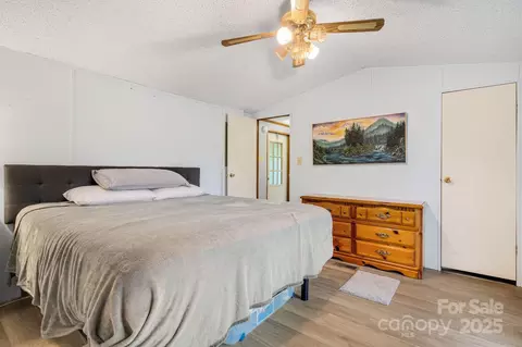 Bedroom - 6 Kims Ct, Clyde, NC 28721 photo 2 of 4