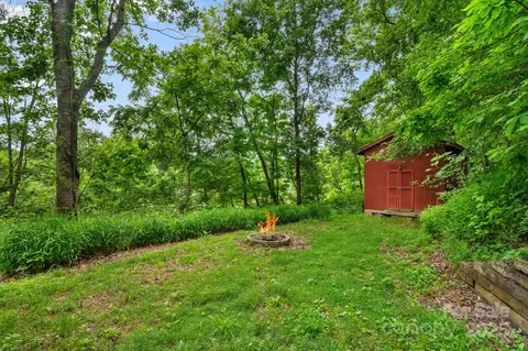 Exterior - 6 Kims Ct, Clyde, NC 28721 photo 3 of 3
