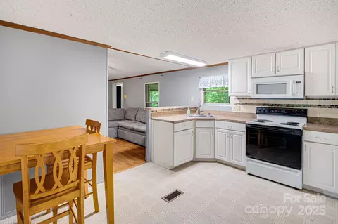 Kitchen - 6 Kims Ct, Clyde, NC 28721 photo 3 of 3