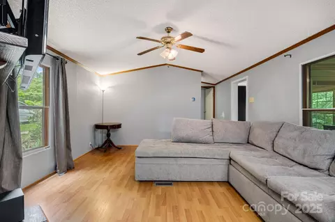 Living - 6 Kims Ct, Clyde, NC 28721 photo 2 of 2