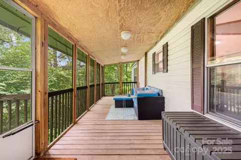 Exterior - 6 Kims Ct, Clyde, NC 28721 photo 2 of 3