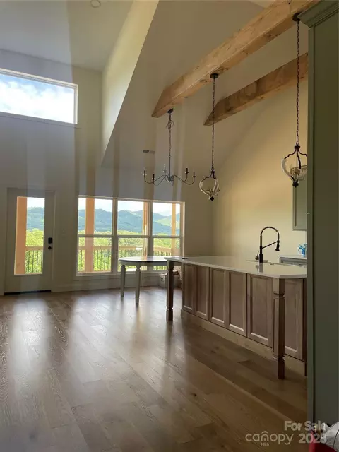 126 Chepstow Pl, Black Mountain, NC 28711