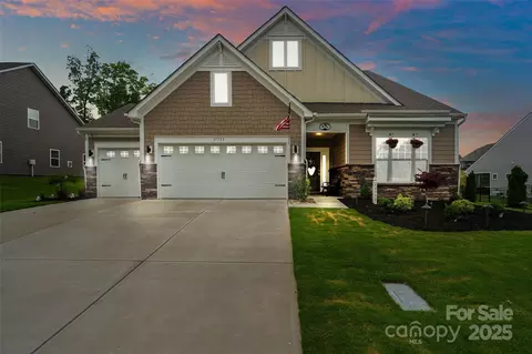 17733 Burnt Hickory Dr, Charlotte, NC 28278