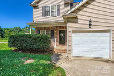 130 Ridge Bluff Rd, Mooresville, NC 28115