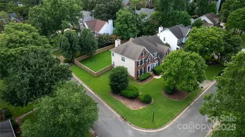 2609 Lamp Post Ln, Kannapolis, NC 28081
