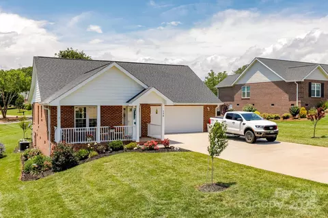 136 Augusta Dr, Spindale, NC 28160