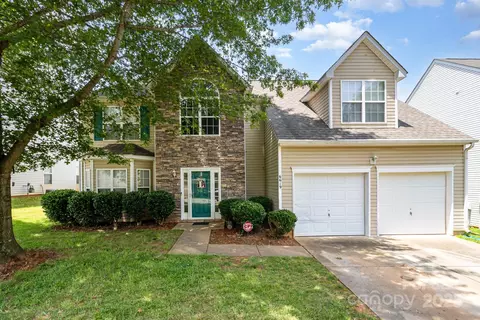 6619 Bittinger Ct, Charlotte, NC 28216