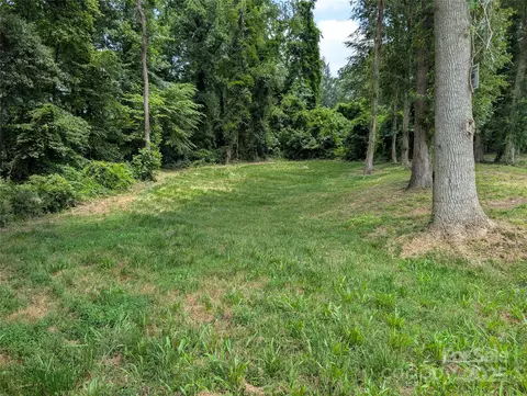 710 Bouchelle Rd, Morganton, NC 28655