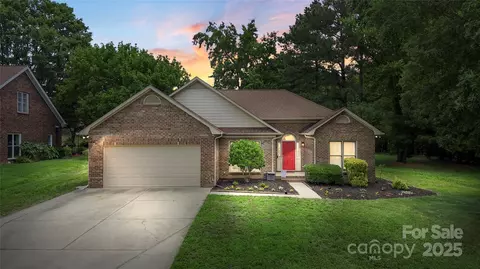 14747 Pomerol Ln, Pineville, NC 28134