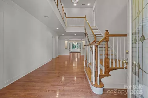 Entry Way - 322 Oakview Dr, Salisbury, NC 28146 photo 1 of 2