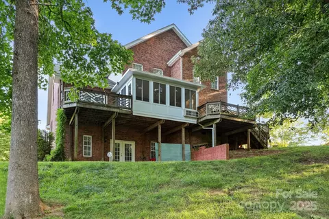 Exterior - 322 Oakview Dr, Salisbury, NC 28146 photo 6 of 7