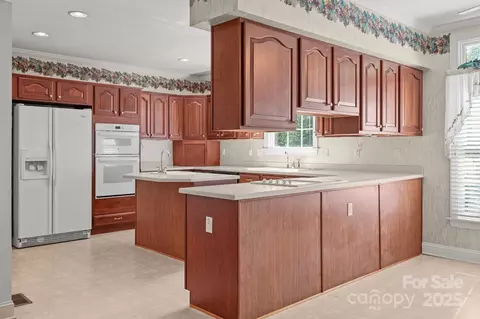 Kitchen - 322 Oakview Dr, Salisbury, NC 28146 photo 1 of 3