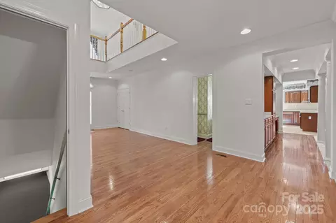 Living - 322 Oakview Dr, Salisbury, NC 28146 photo 2 of 4