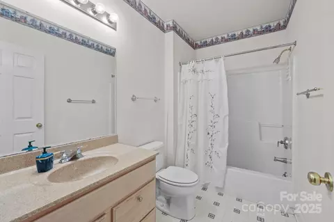 Bath - 322 Oakview Dr, Salisbury, NC 28146 photo 5 of 5