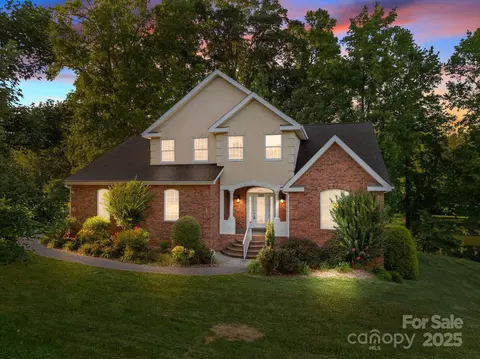 Exterior - 322 Oakview Dr, Salisbury, NC 28146 photo 2 of 7