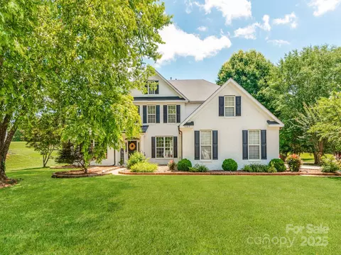 1605 Ambergate Dr, Waxhaw, NC 28173
