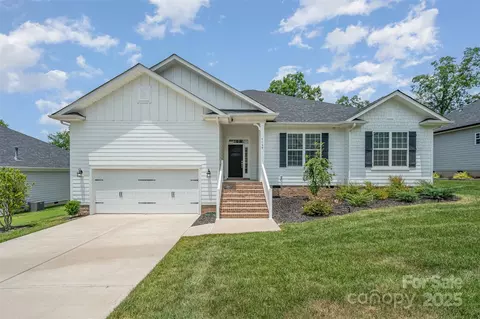 7739 Village Pkwy, Locust, NC 28097