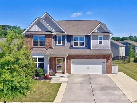 1324 Mona Vale Dr, Huntersville, NC 28078