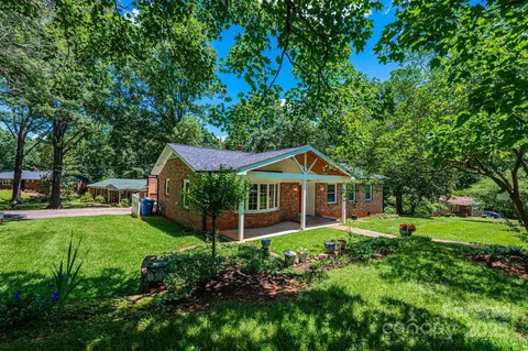 1036 11th Street Circle Nw Dr NW, Hickory, NC 28601