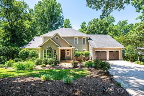 841 16th Avenue Nw Ln NW, Hickory, NC 28601