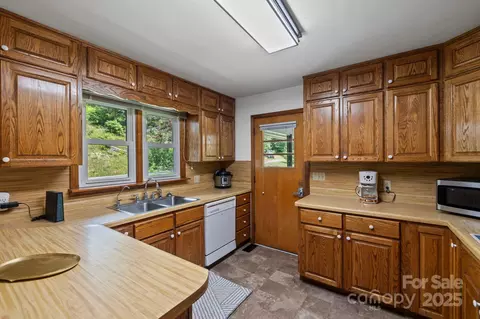 100 Nimitz Dr, Brevard, NC 28712 photo 19